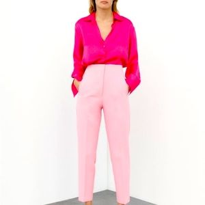 Zara High Wasted Pants with pleats in Bubble Gum. Medium.